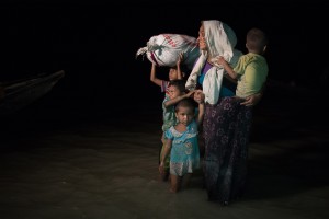 Martin Trabalik - News and events - Rohingya family disembarks in Bangladesh